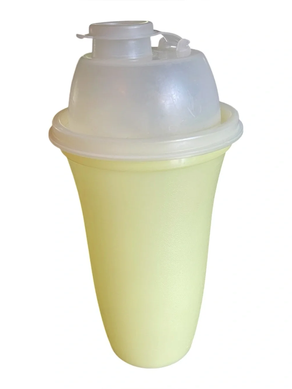 Vintage Tupperware Quick Shake Shaker #844 16 oz yellow w clear lid